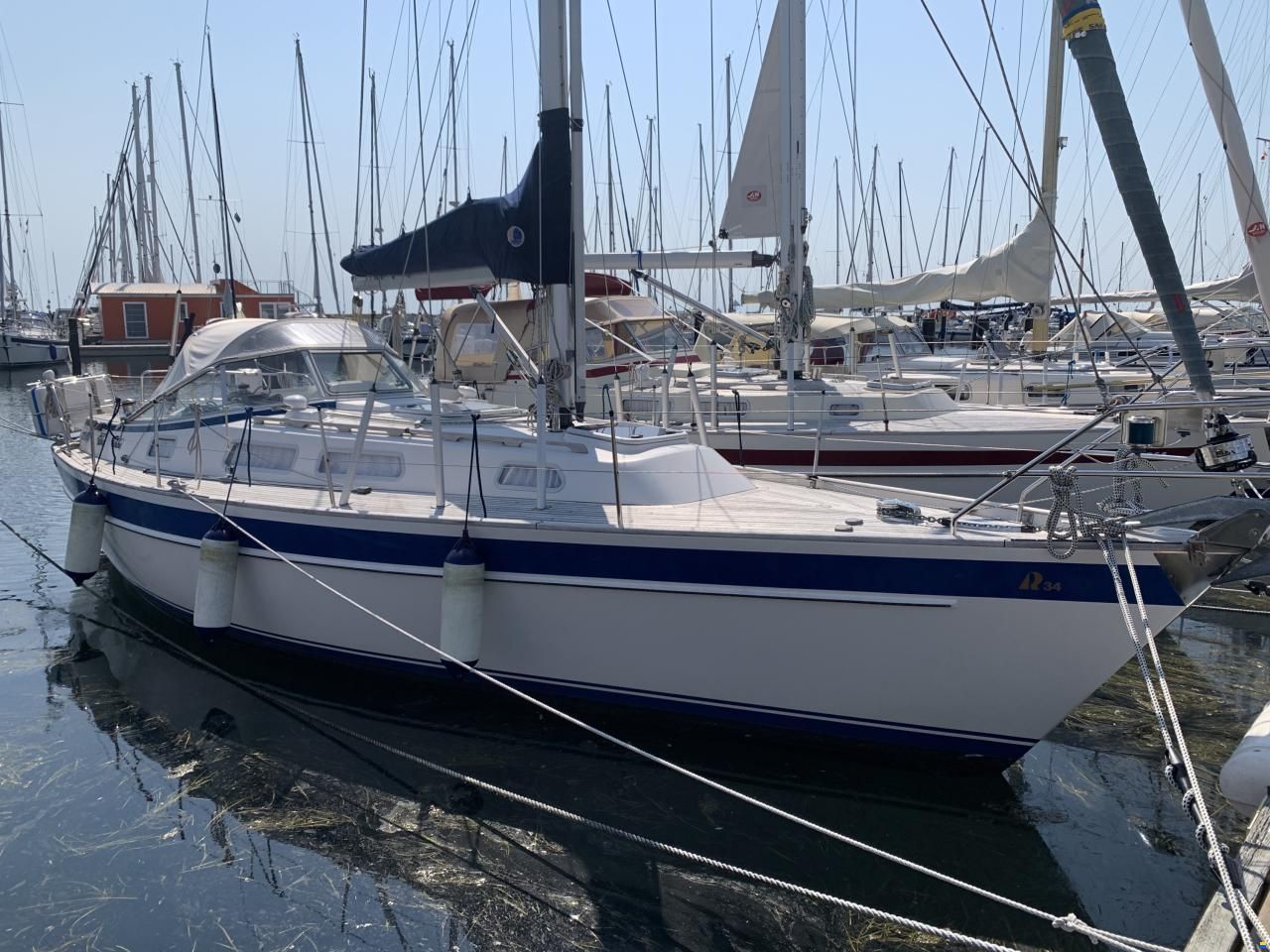 Hallberg-Rassy 34