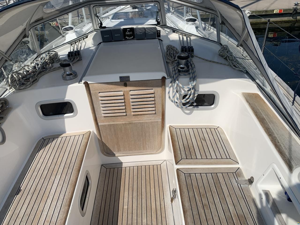 Hallberg-Rassy 34