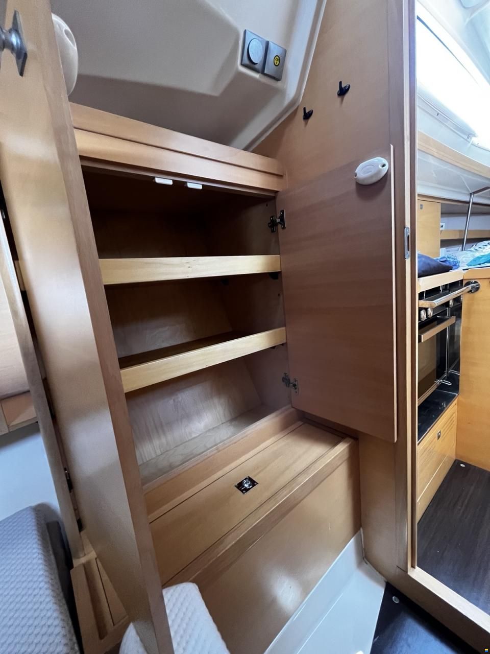 Elan 340