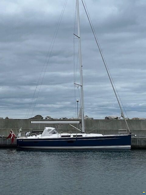 Hanse 455 "Queen B" - 2017