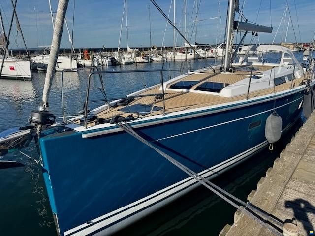 Hanse 455 "Queen B" - 2017