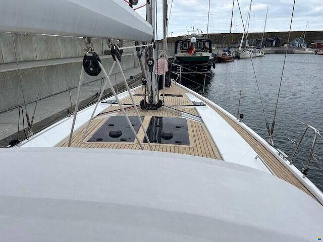 Hanse 455 "Queen B" - 2017