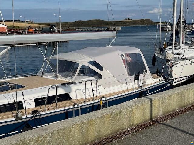 Hanse 455 "Queen B" - 2017