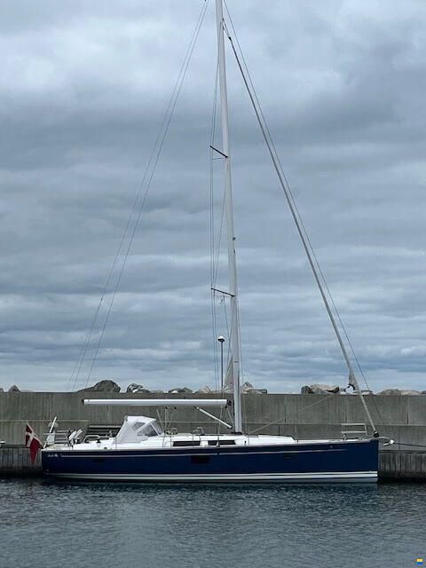 Hanse 455 "Queen B" - 2017