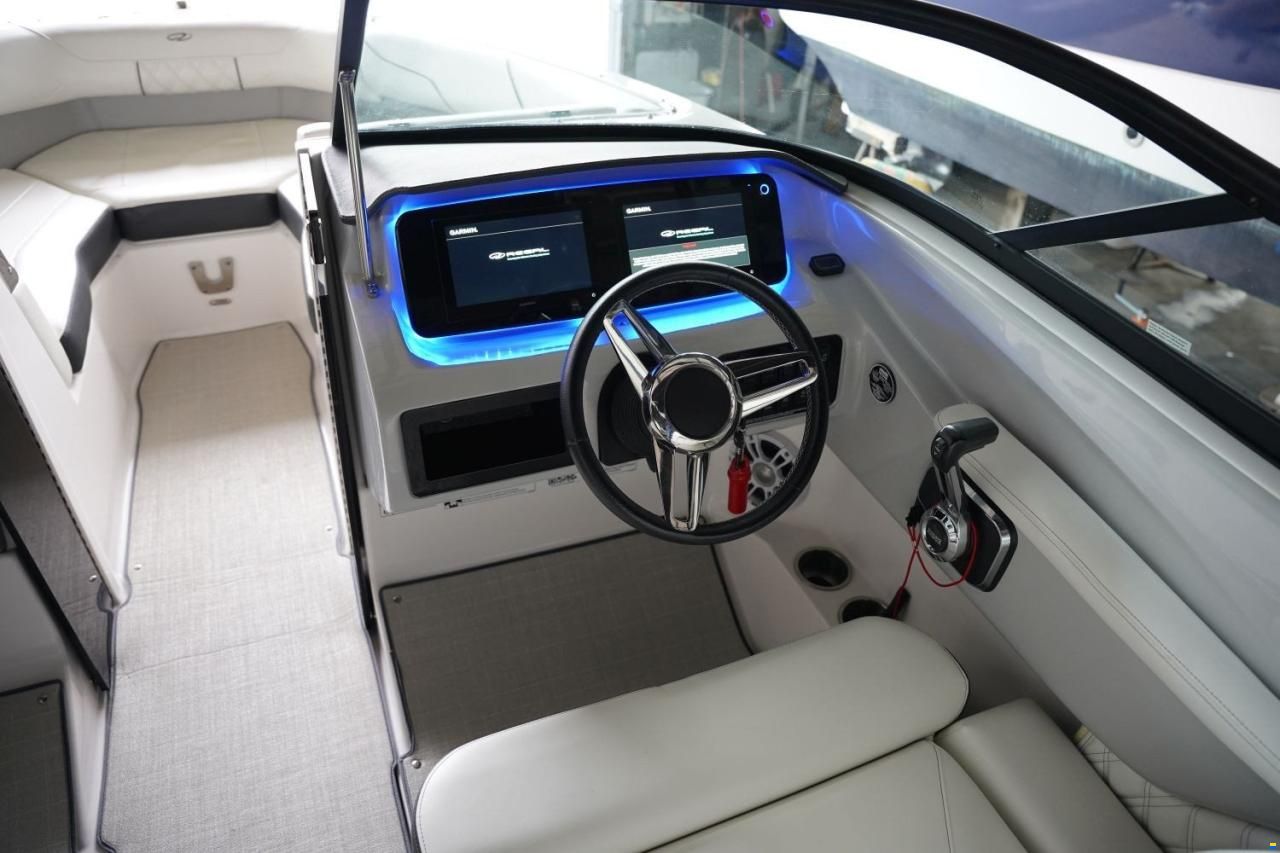 Regal LS2 BOWRIDER