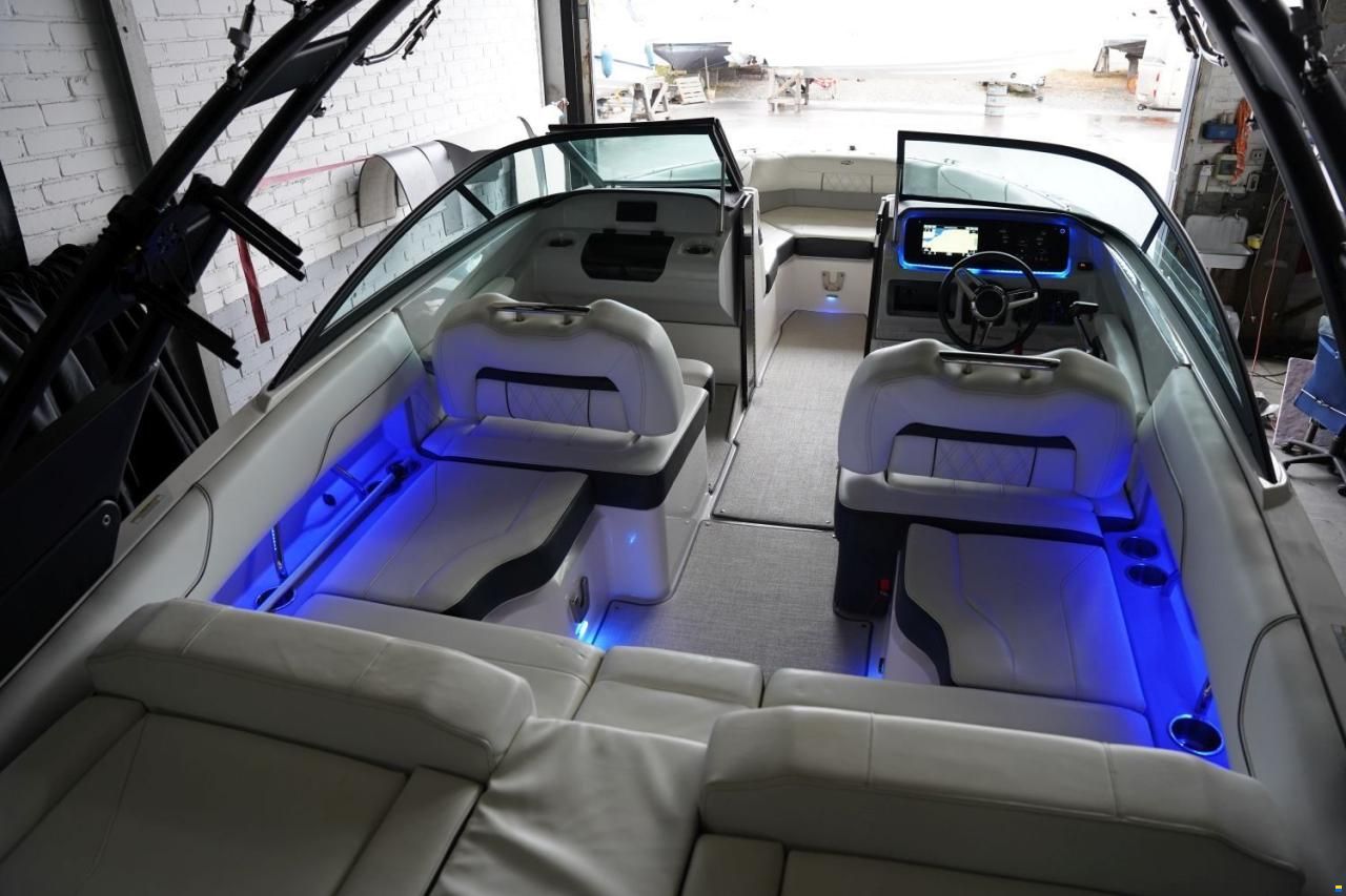 Regal LS2 BOWRIDER