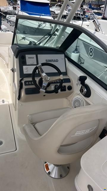Boston Whaler Vantage 230