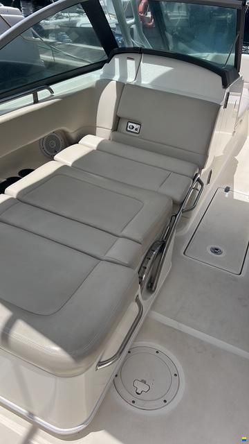 Boston Whaler Vantage 230