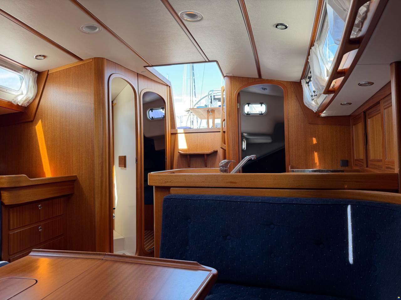 Arcona 370
