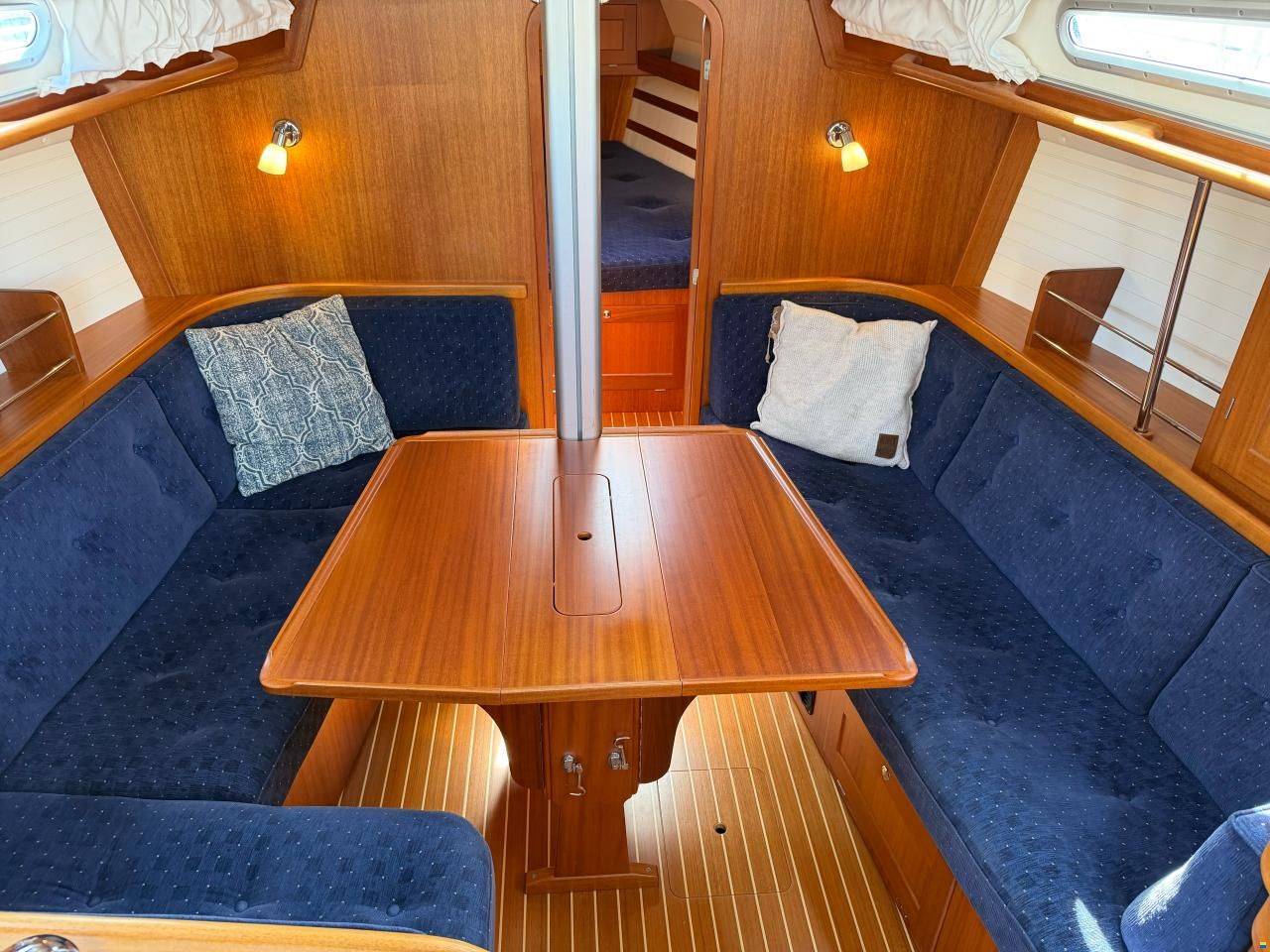 Arcona 370