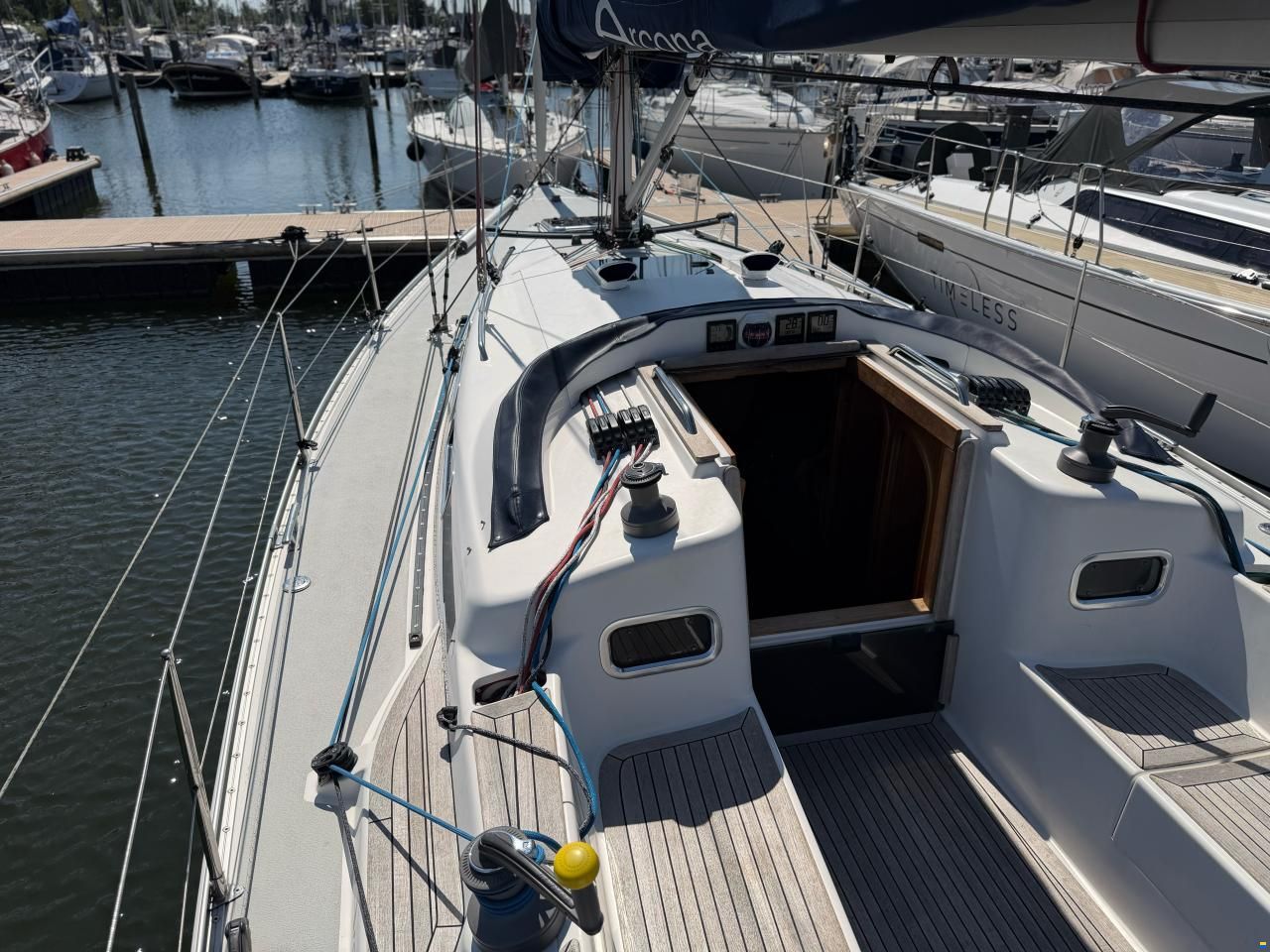 Arcona 370