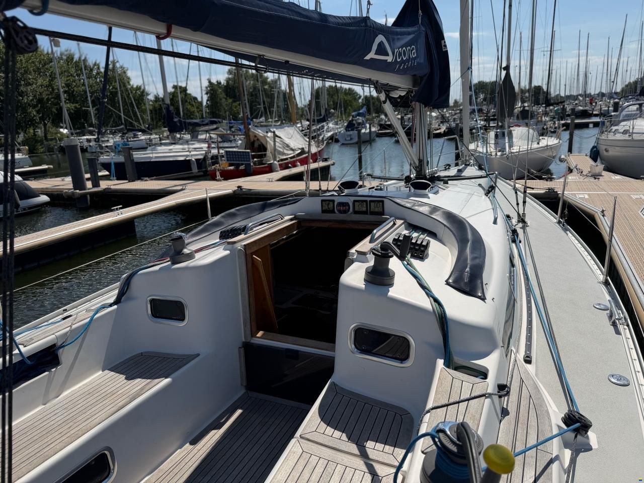Arcona 370
