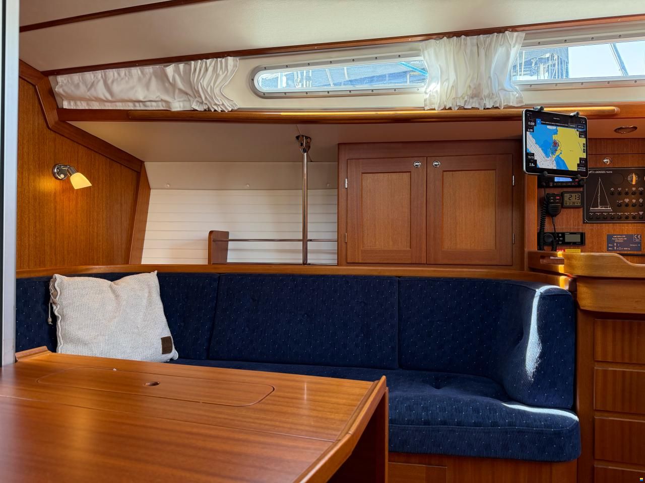 Arcona 370