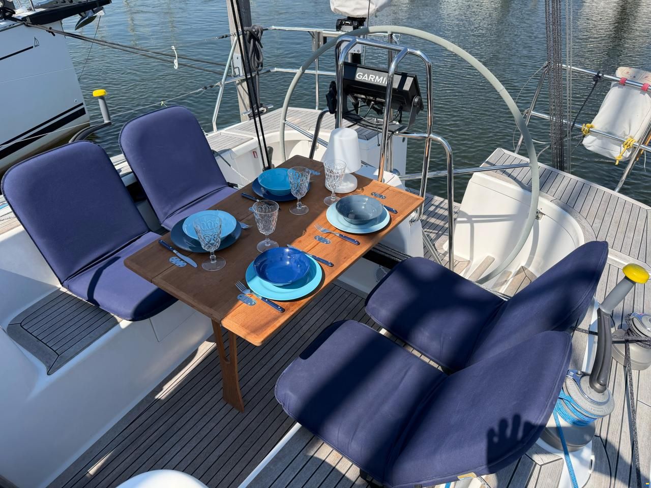 Arcona 370