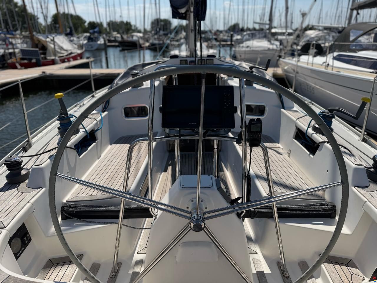 Arcona 370
