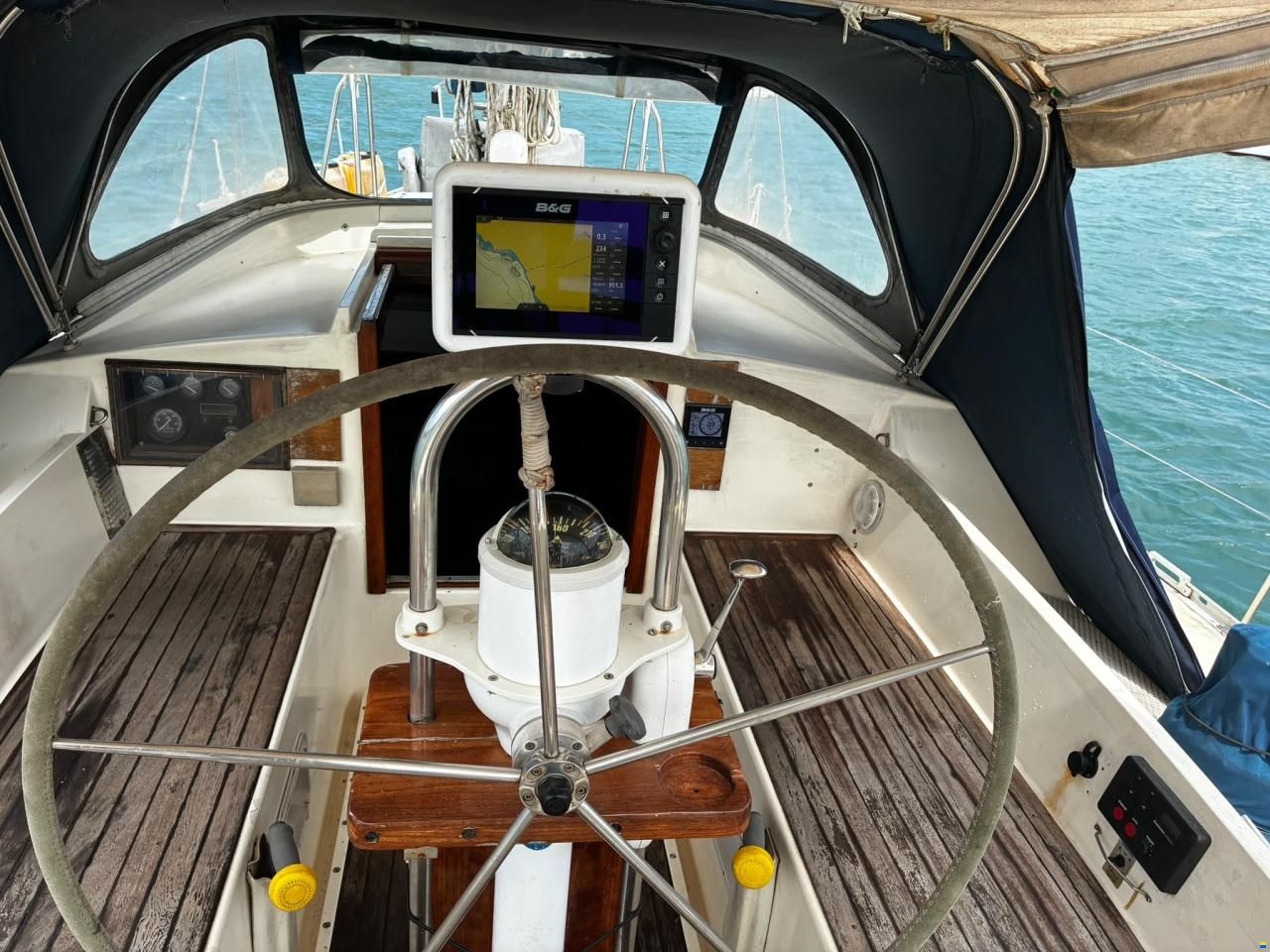 Oyster 435 Ketch