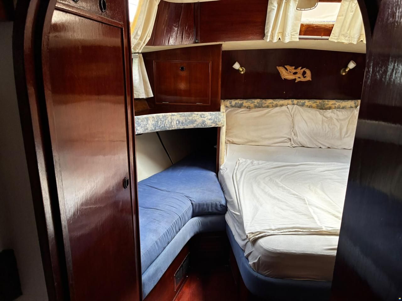 Oyster 435 Ketch