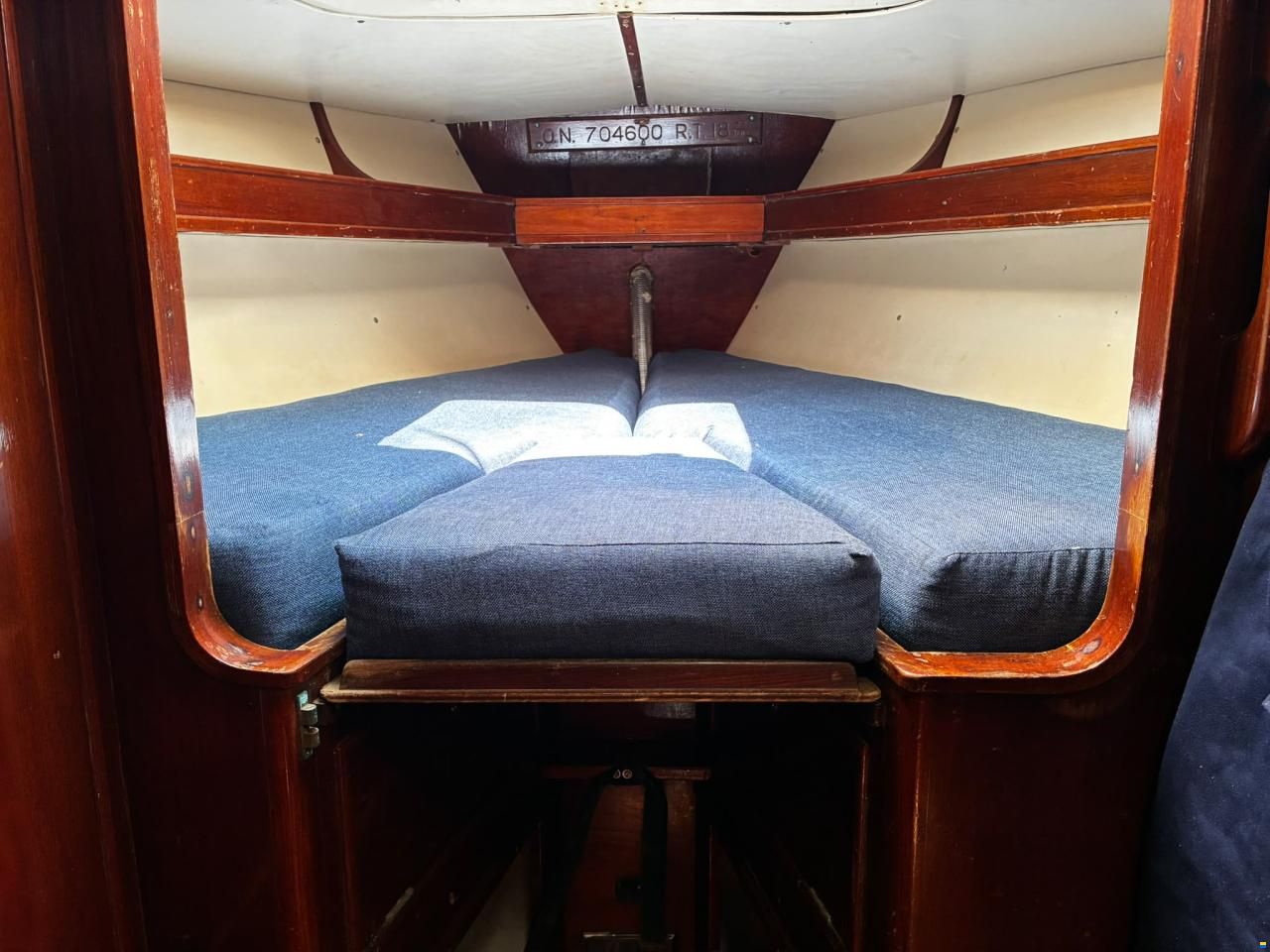 Oyster 435 Ketch