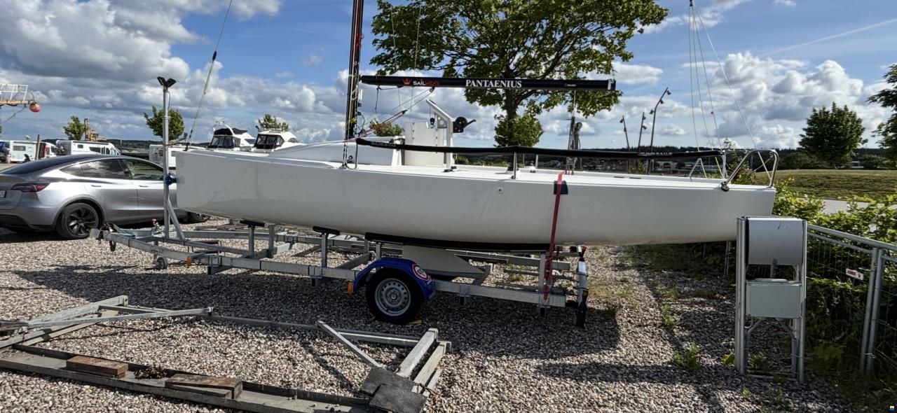 AST Yachts & Composites J 70