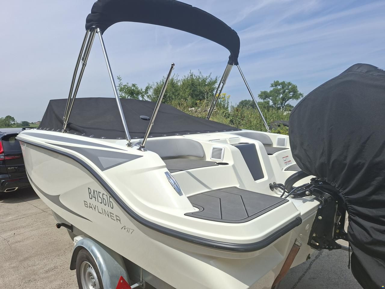 Bayliner M 17