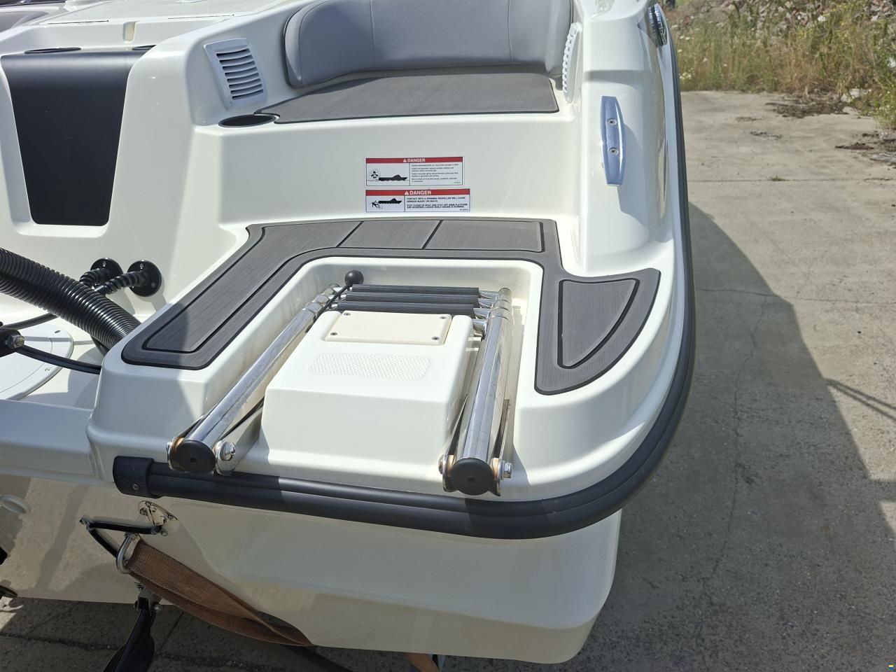 Bayliner M 17