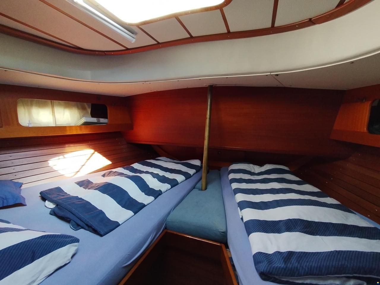 Hallberg-Rassy 42E