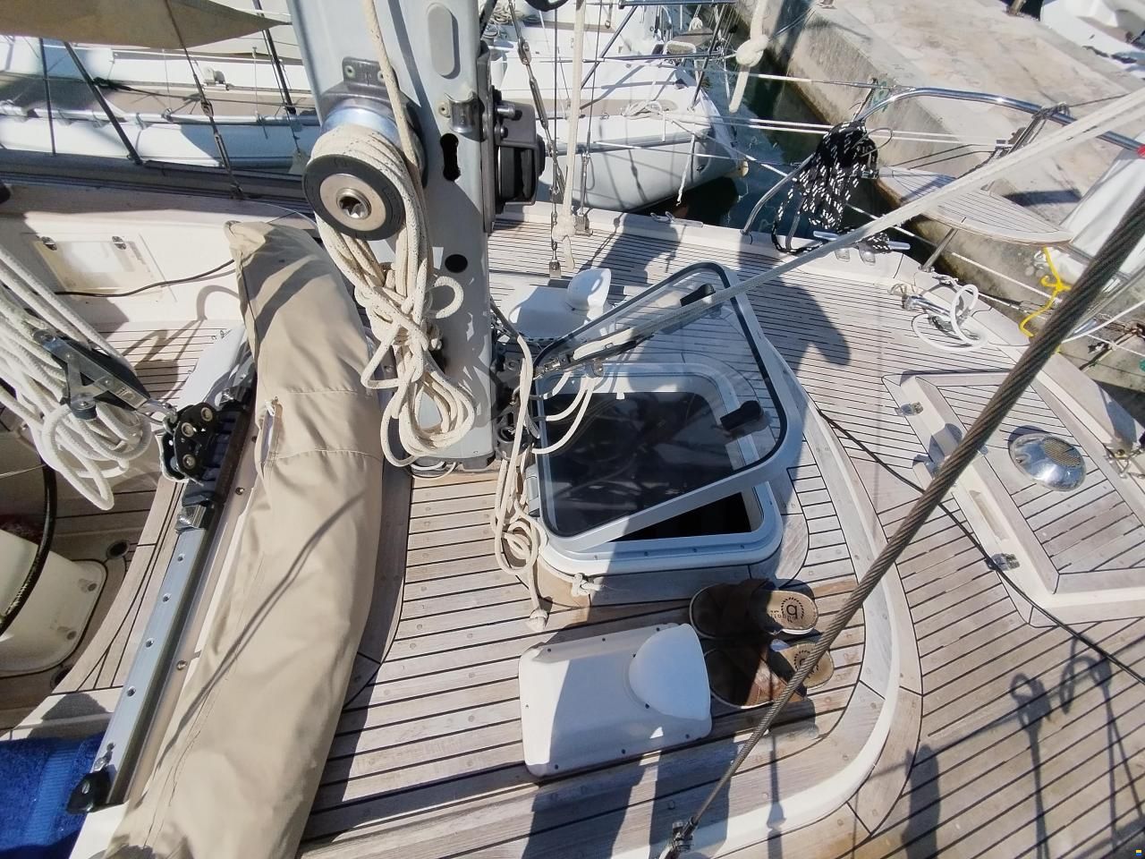 Hallberg-Rassy 42E