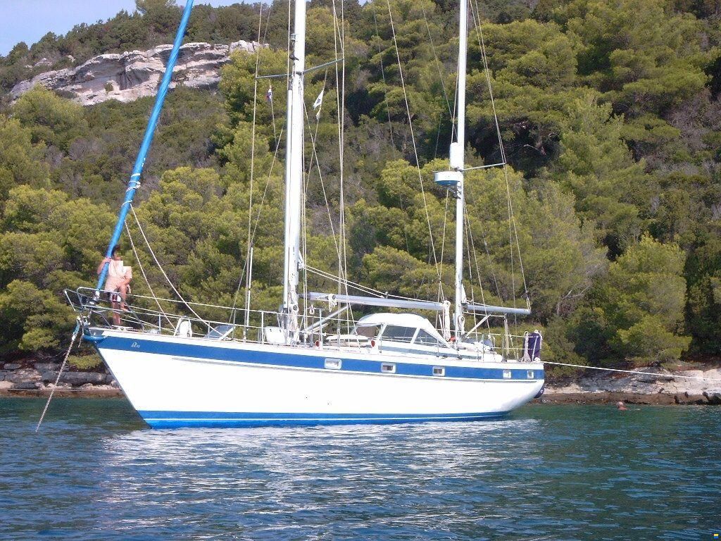 Hallberg-Rassy 42E