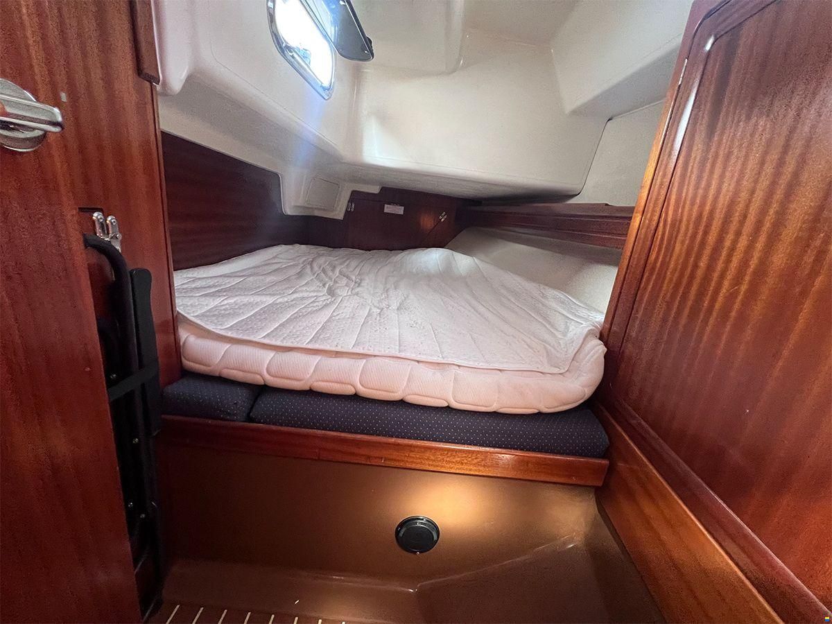 Bavaria 37