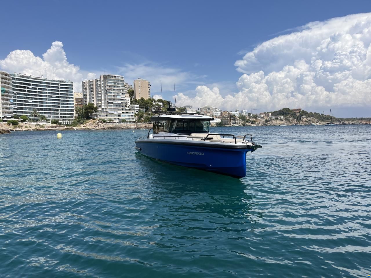 Axopar 37 Cross Cabin