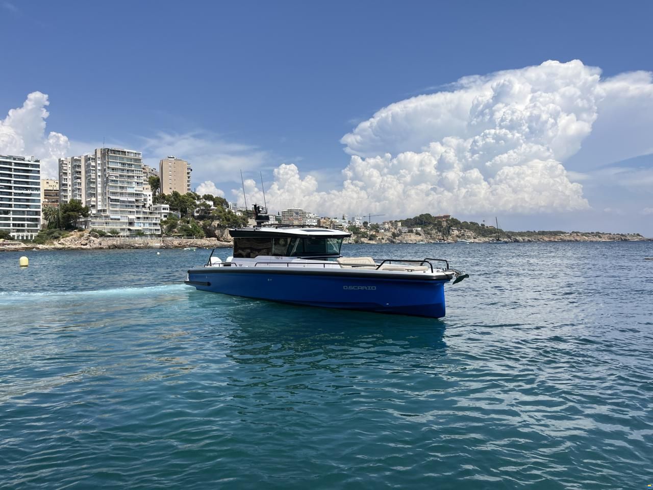 Axopar 37 Cross Cabin