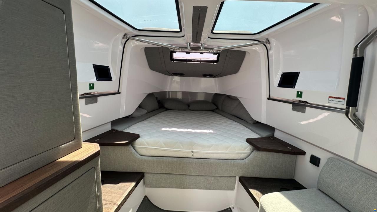 Axopar 37 Cross Cabin
