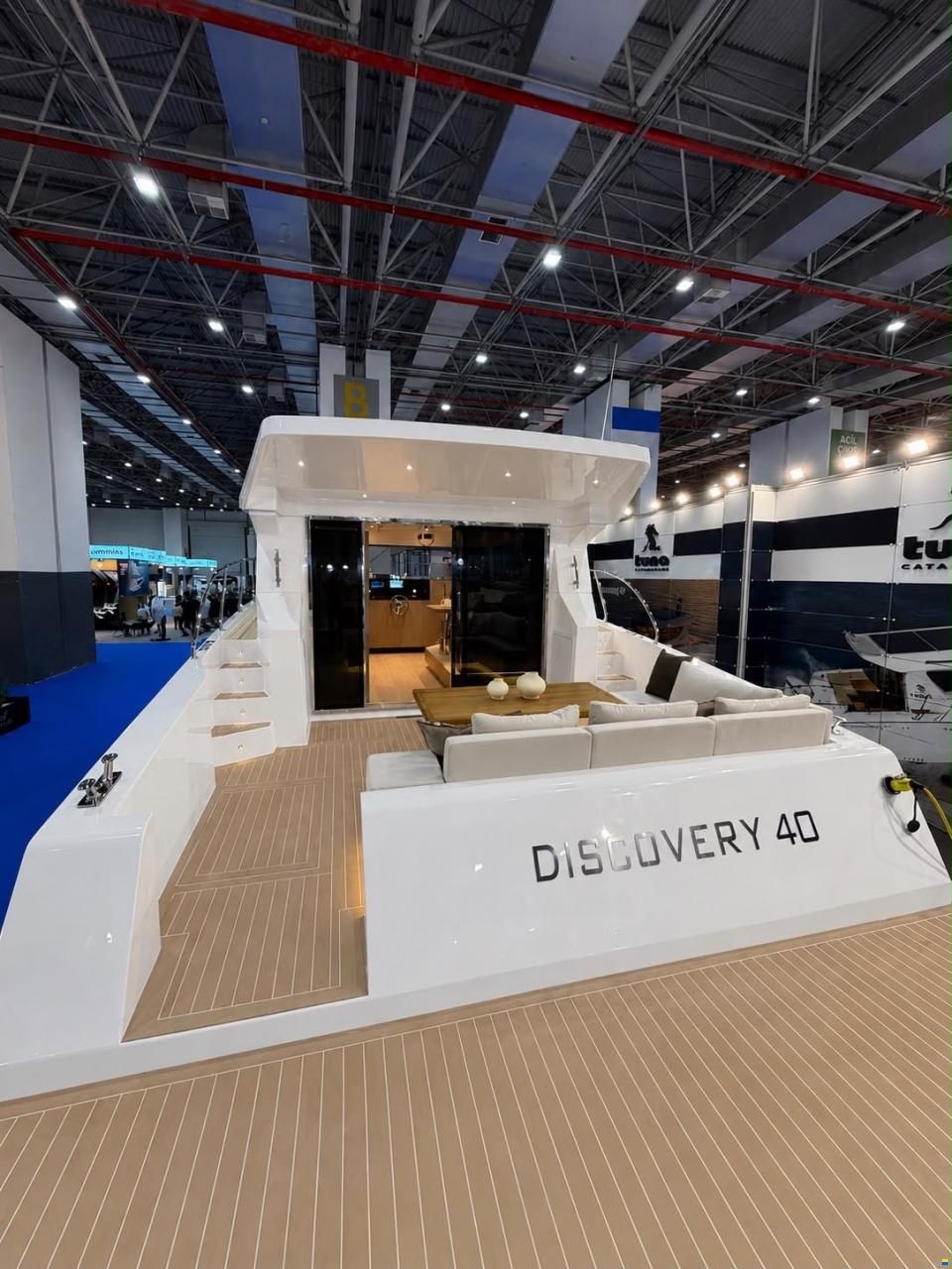 Catamaran Discovery 40