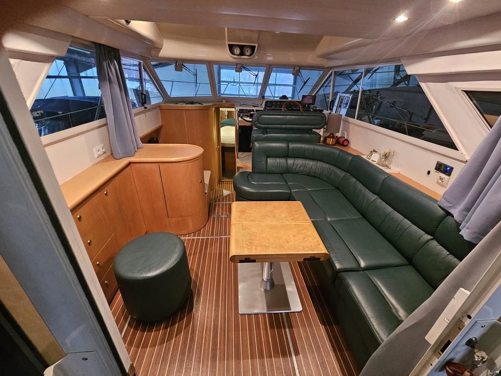Fairline Phantom 37 Fly