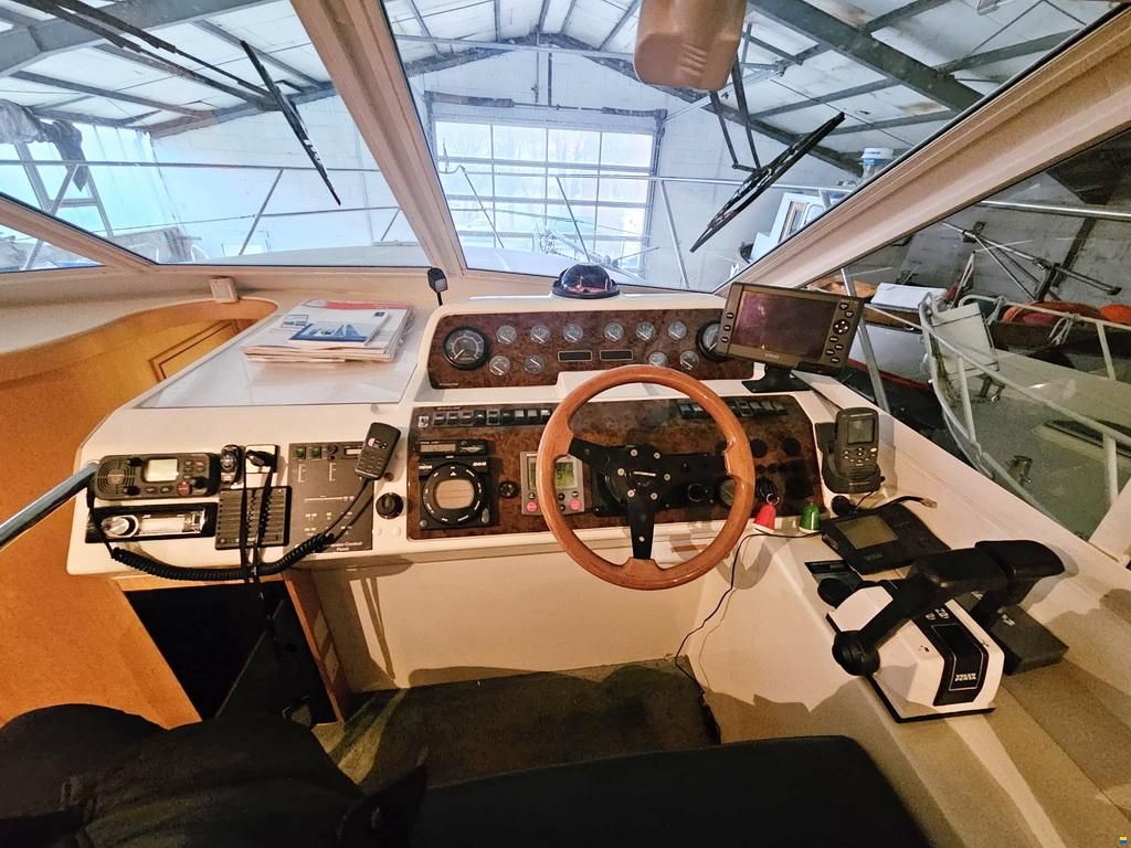 Fairline Phantom 37 Fly