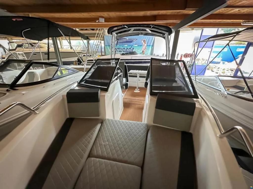 Compass Boats Bowrider BR7