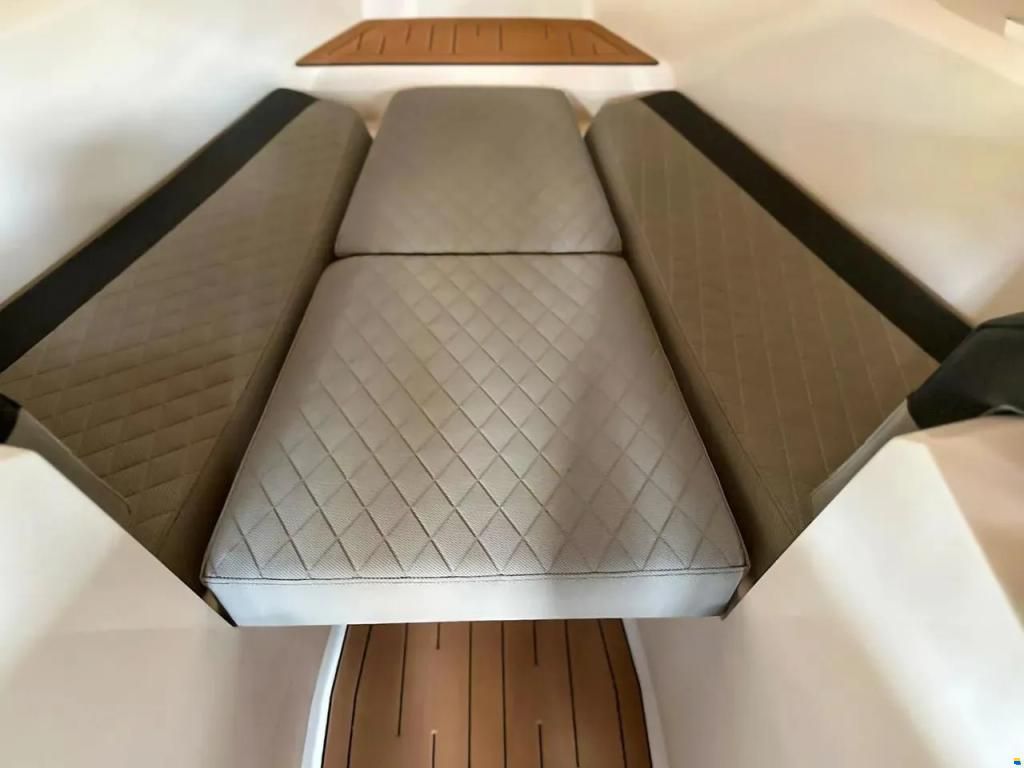 Compass Boats Bowrider BR7