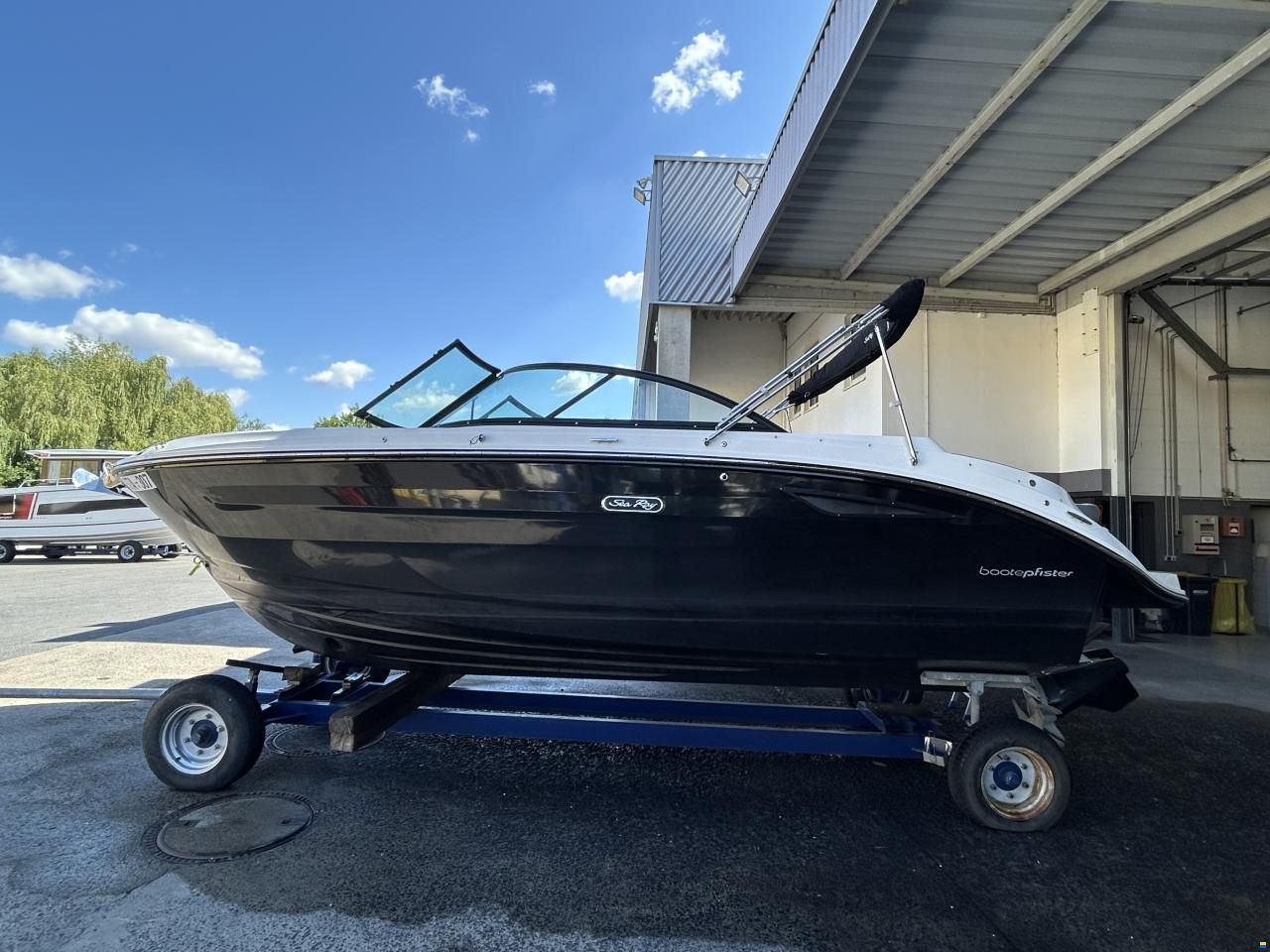 Sea Ray 230 SDSE Surf