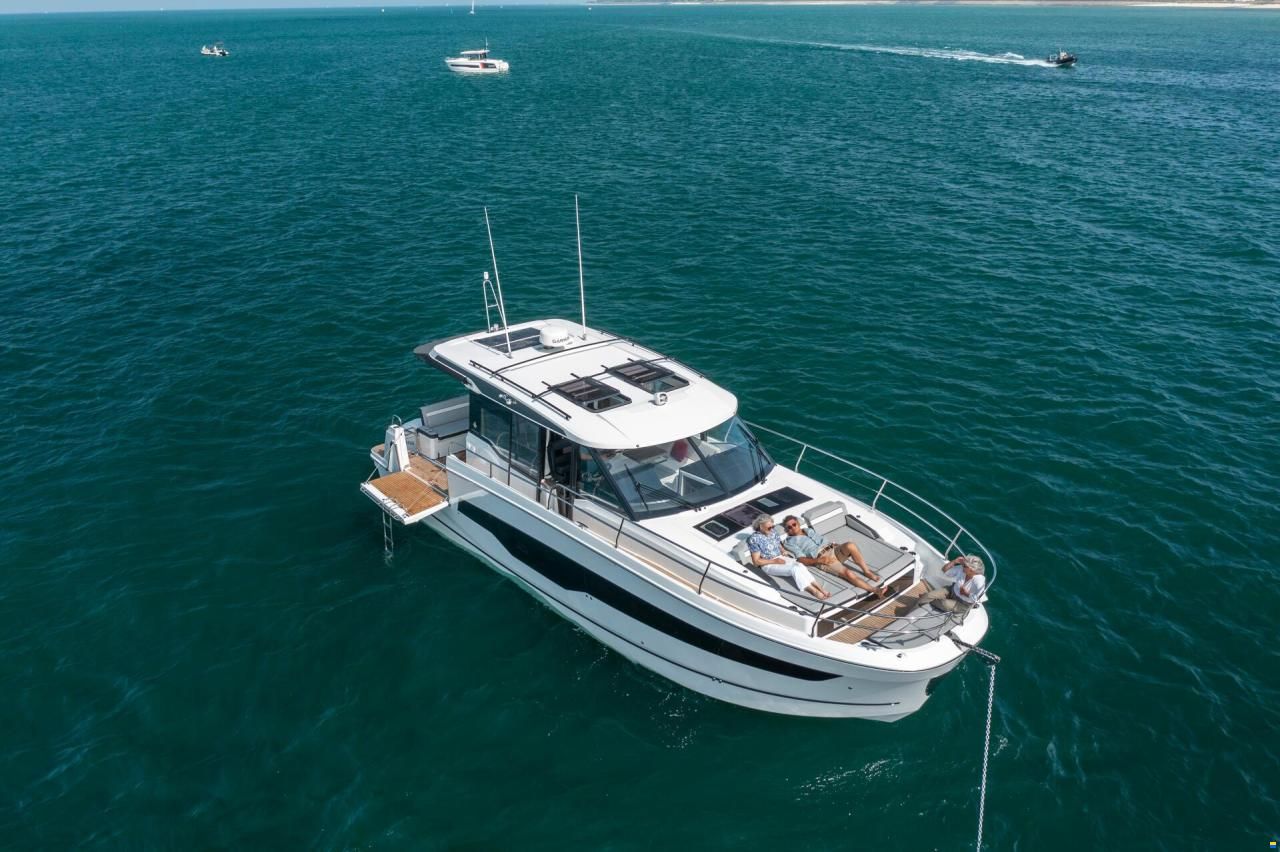 Jeanneau Merry Fisher 12.95 Coupè