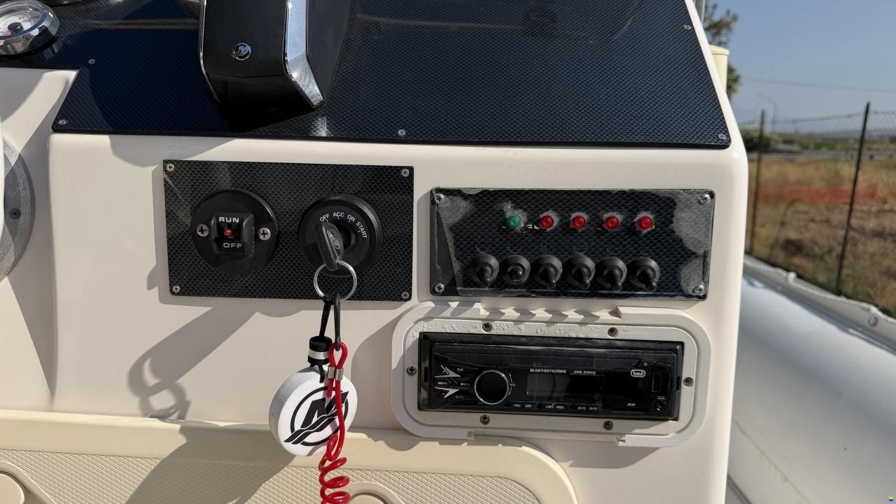 Selva D800 Mercury V8 Racing 300