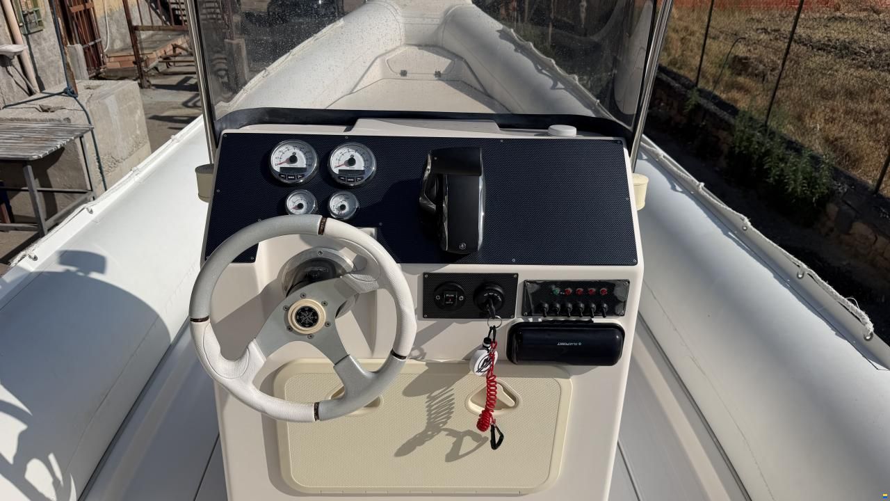 Selva D800 Mercury V8 Racing 300