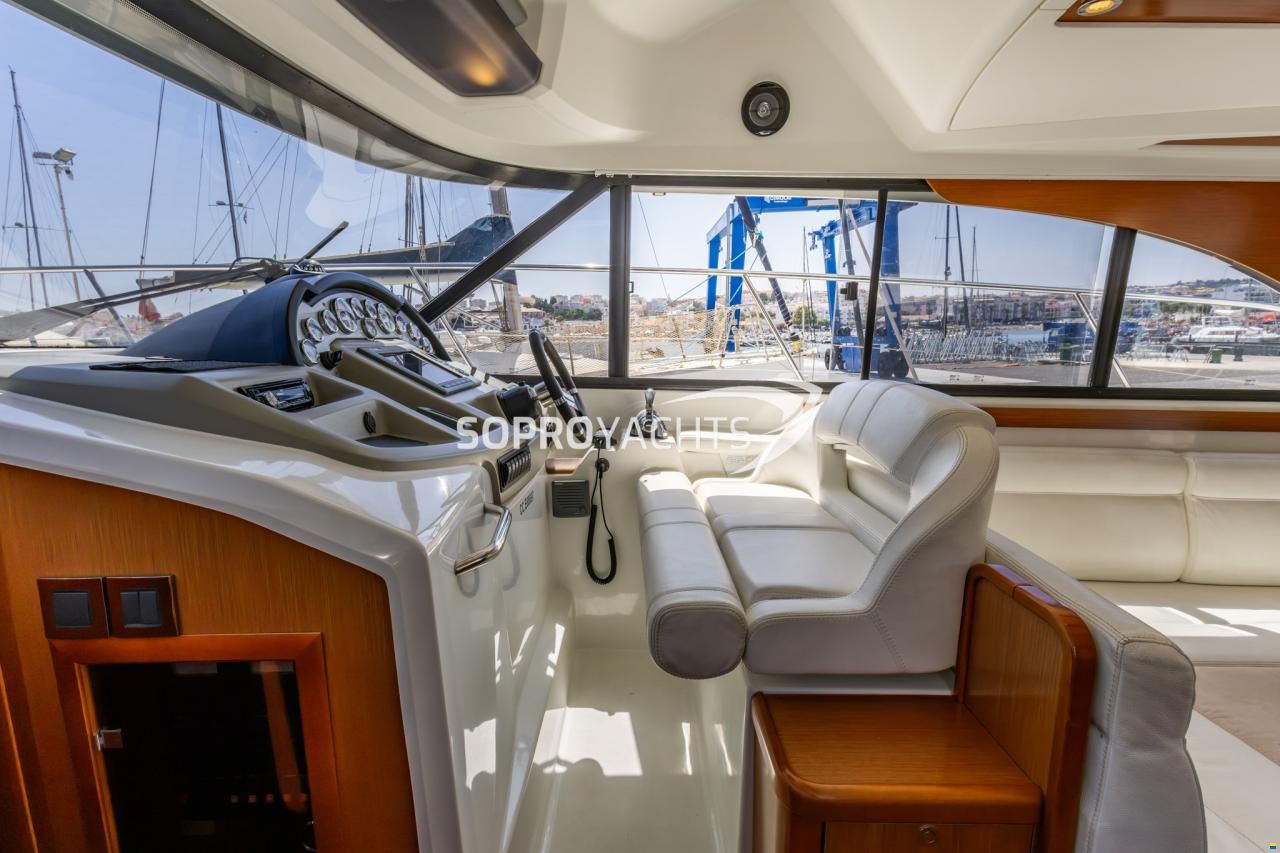 Beneteau Antares 42