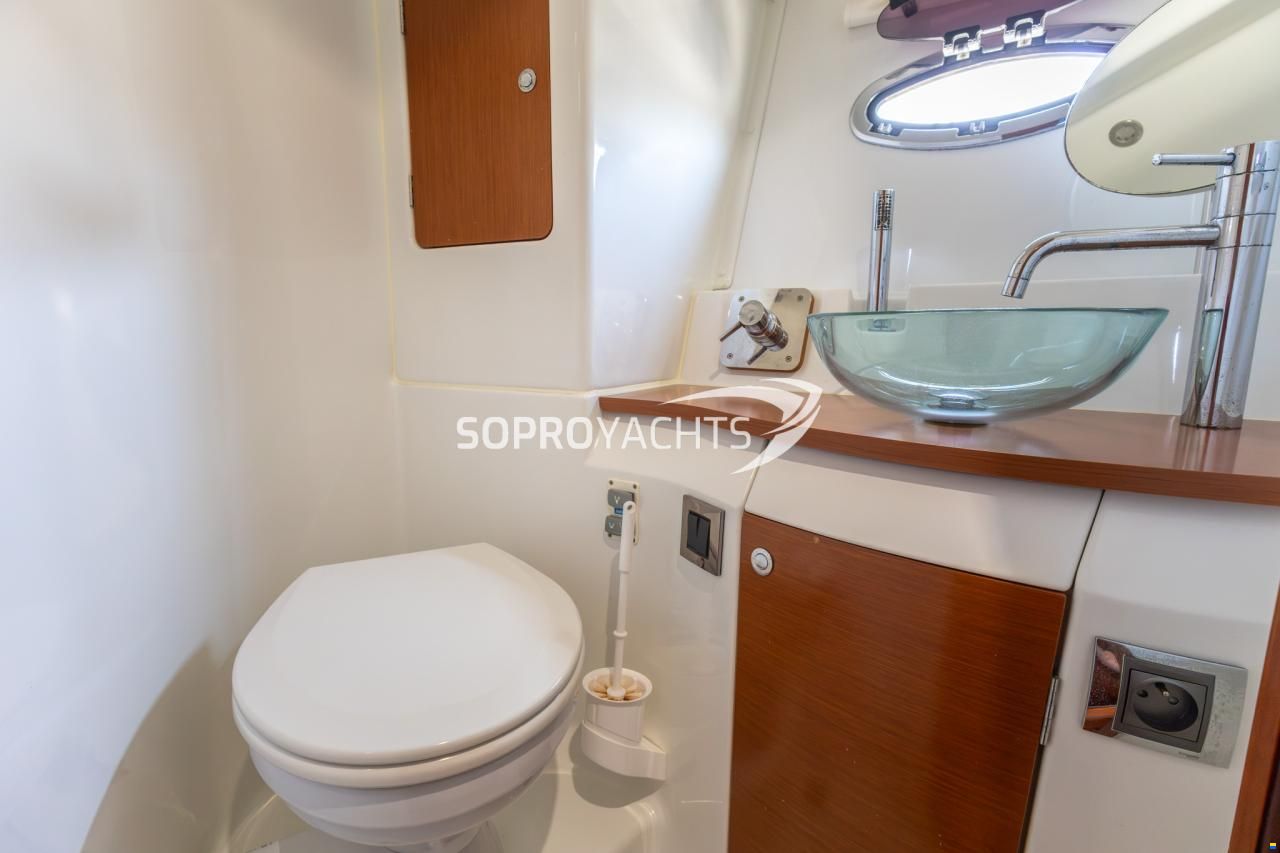 Beneteau Antares 42