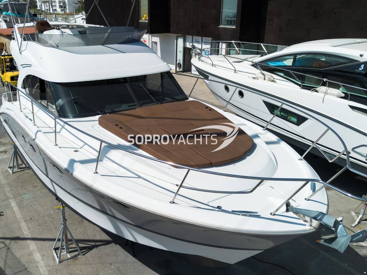 Beneteau Antares 42