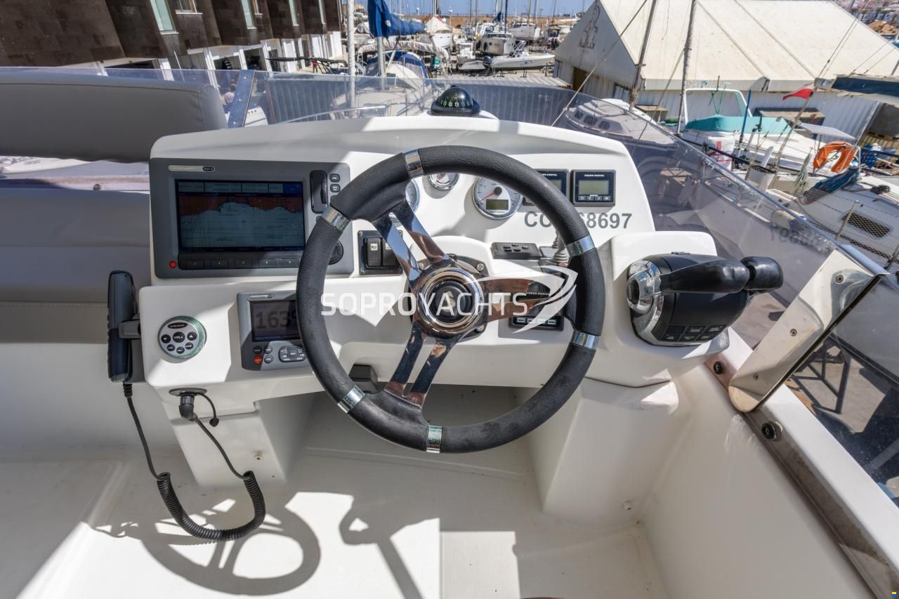 Beneteau Antares 42