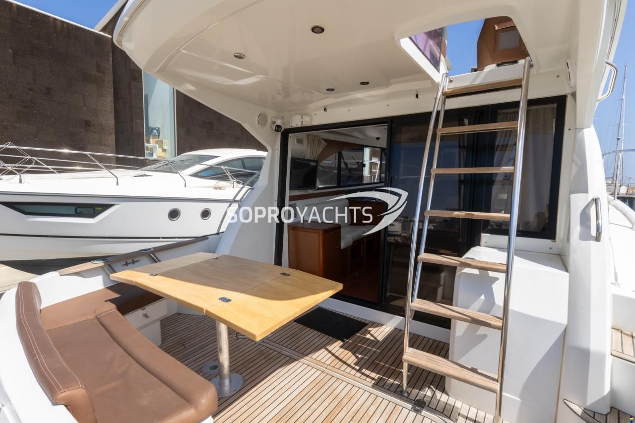 Beneteau Antares 42