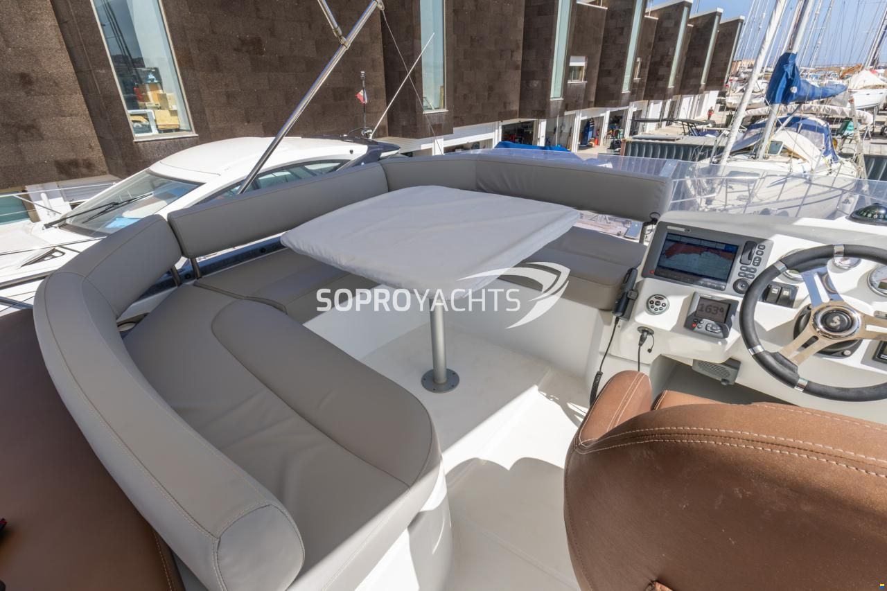 Beneteau Antares 42