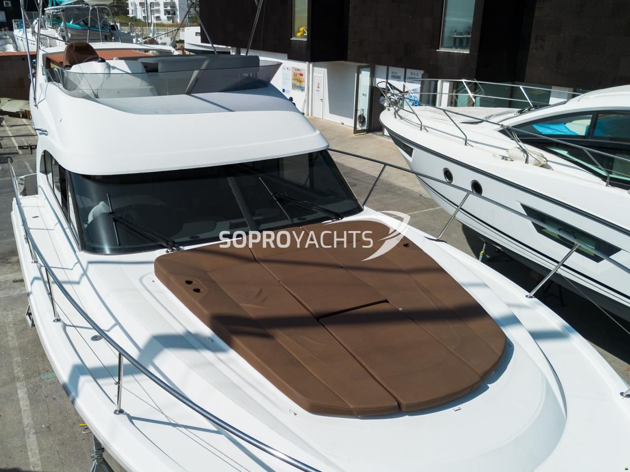 Beneteau Antares 42