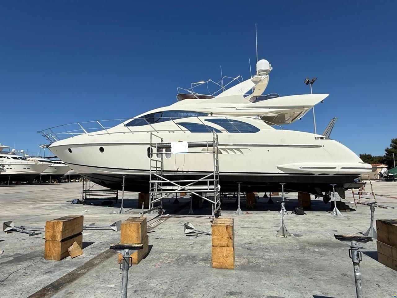 Azimut 55