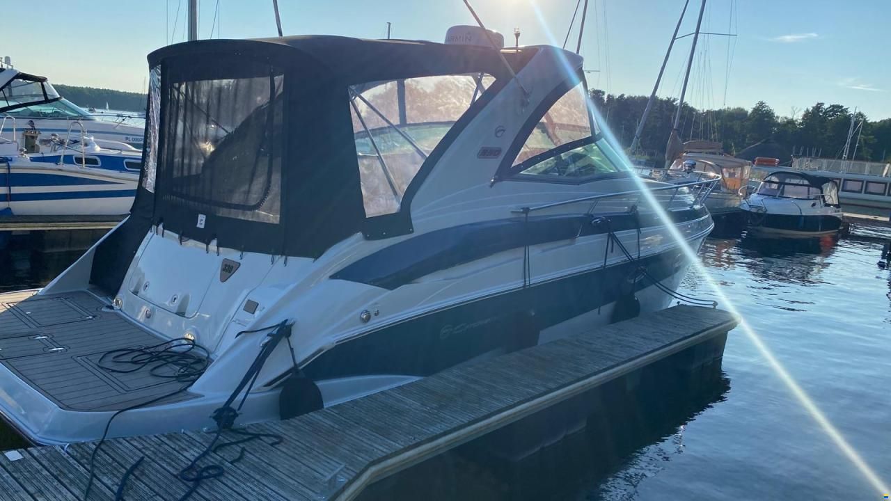 Crownline 330